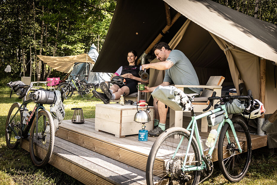 Bett+Bike bringt Radfahrende zu passenden Unterkünften. Bett+Bike bringt Radfahrende zu passenden Unterkünften.